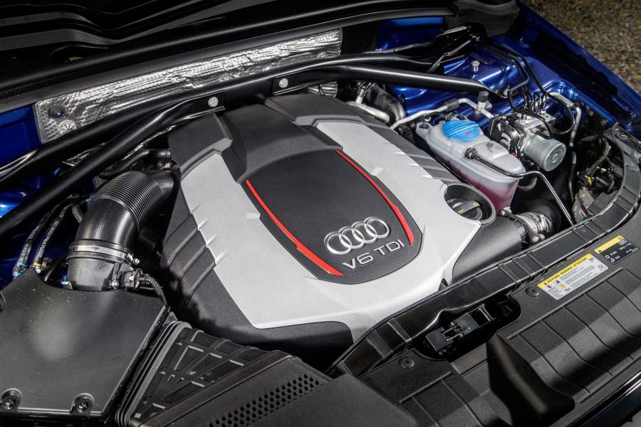 Моторный отсек Audi SQ5 TDI Plus (8R) 2016 года  (UK) (фото 16 из 16)